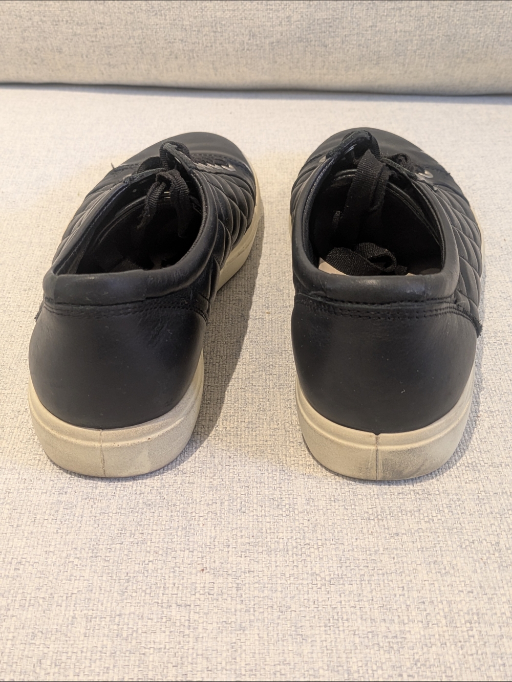 ECCO Black Quilted Leather Lace-Up Sneakers Cream Sole Women's Size 40 - Picture 5 of 9